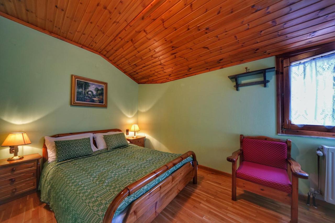 Hotel To Balkoni Tis Agorianis Eptálofos Esterno foto